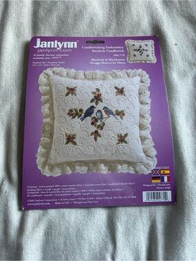 Janlynn candlewicking embroidery kit NWT